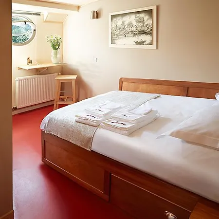 Péniche Daphné's Couette-café 3*